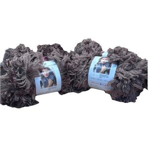 Red Heart - Fur -  Color Mink - Lot 384A - 3.5 oz. - 4 New Skein Crochet Nostalg